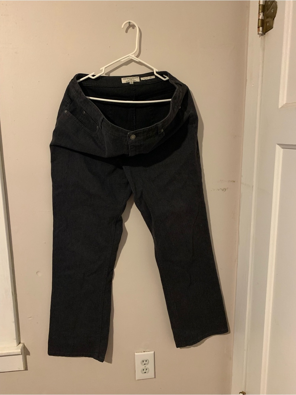 Jones New York Women's Black Straight-Leg Jeans